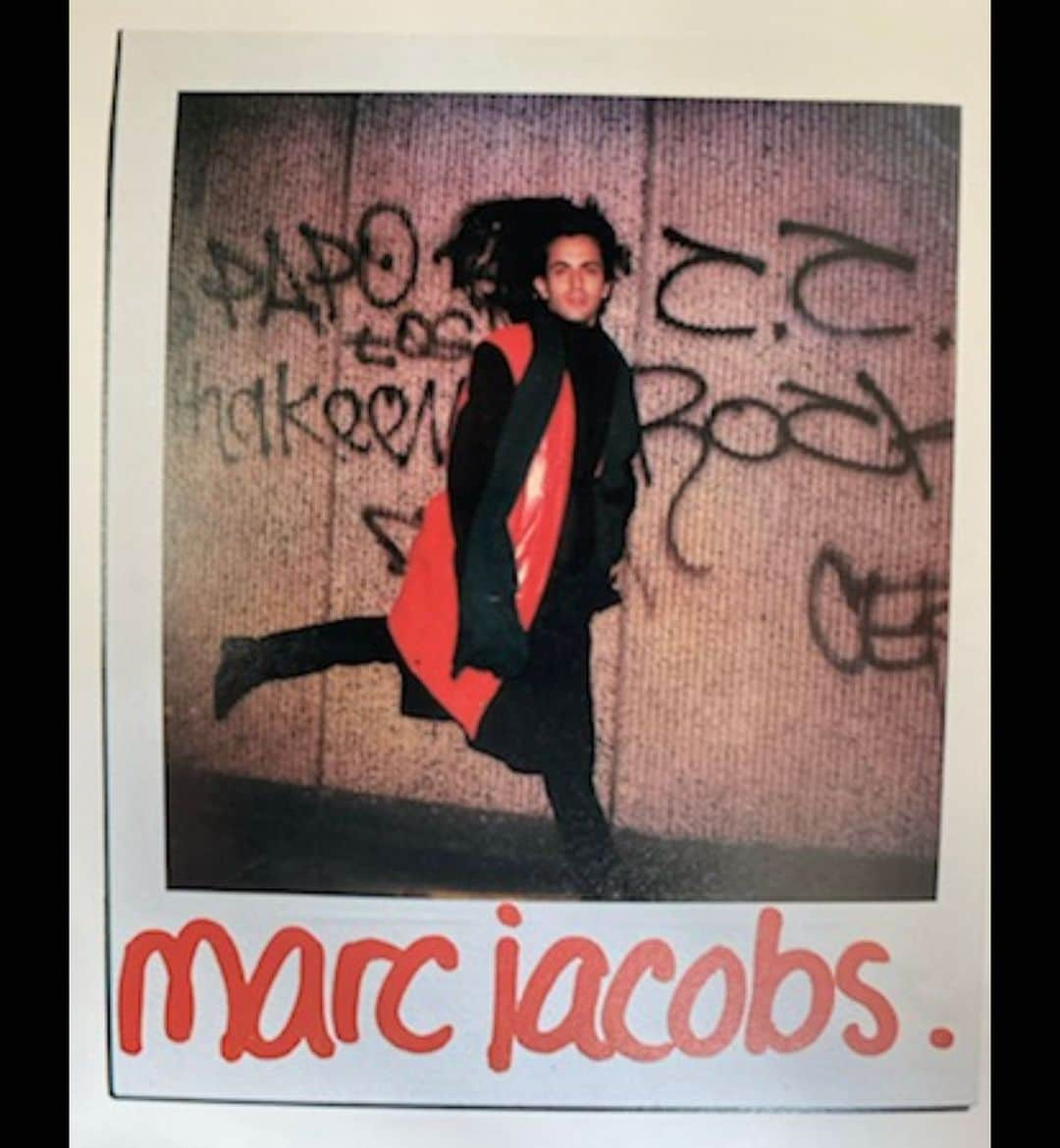 マーク・ジェイコブスさんのインスタグラム写真 - (マーク・ジェイコブスInstagram)「1985.   In my favorite Stephen Sprouse sleeveless coat over my favorite Stephen Sprouse coat.  From the book: The avant-garden in New York by Seiichi Tanaka.   Thanks for the memory @rogersuperstar Love a good old look, book, and POLAROID ♥️」1月24日 1時59分 - themarcjacobs