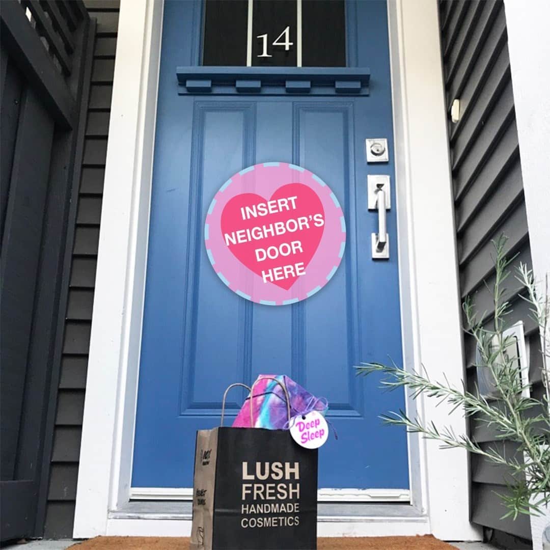 LUSH Cosmeticsのインスタグラム：「Tag your next-door buddy 🚪 ❤️   Head to our stories to check out the perfect gift for anyone who wants to unwind, de-stress and slip away to a cozy, comfy slumber.  #vegan #sustainable #selfcare #giftsforthem #valentinesday #giftguide」