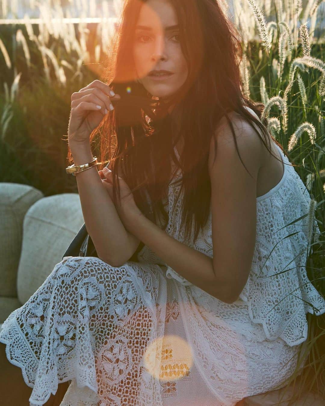 アビゲイル・スペンサーのインスタグラム：「🌾. 📷 @stevenlippman  @countylineflorals @stylebycbm @bethanymccarty @dallin.james @celine @alexandermcqueen 👉🏽」