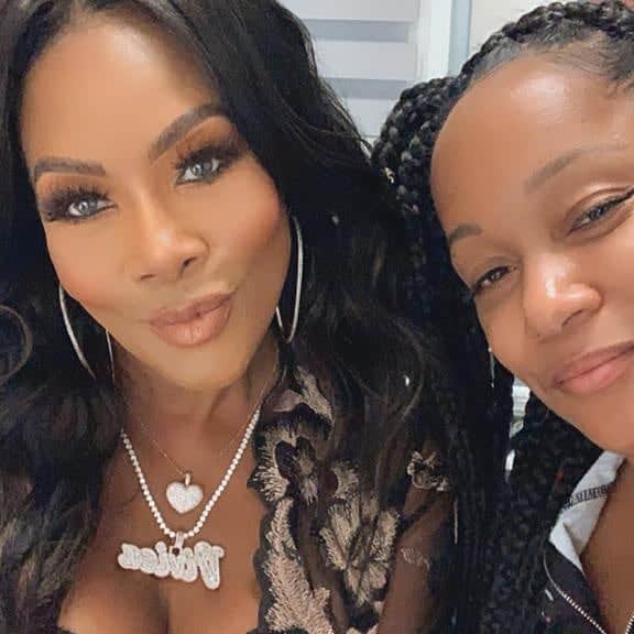 ヴィヴィカ・A・フォックスのインスタグラム：「Happy Blessed Sat Dawlings! Join me in wishing MY GURL @kia.todd a HAPPY BLESSED BIRTHDAY! Kia you are such an AMAZING Woman,Mom,Wife,Gurlfiend, Confidant,Business Woman! WE LUVS YA TONS QUEEN! ENJOY ya special day! #LifeIsGood #GodIsGood #Blessed #Respect #GurlPower #VivicaFoxHair #TeamVivica #TeamFox #MyGrindDontStop #LegitimateCareer #BossMoves #LoveWins #ClassicBadChicks 💖🖤🤑👸🏽🎂」