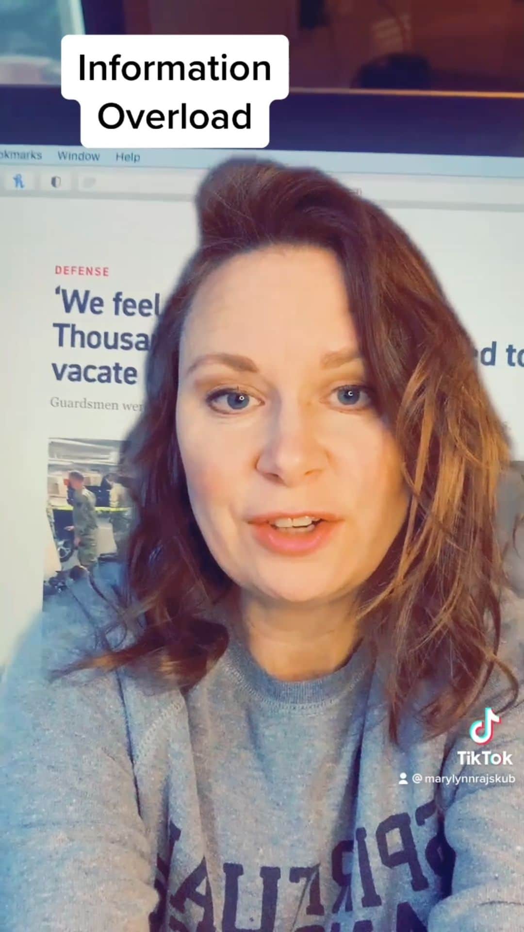 メアリー・リン・ライスカブのインスタグラム：「The news is conflicting . Here’s how I cope #selfcare #thankyou #nationalguard #hotelplease #hopefloats」
