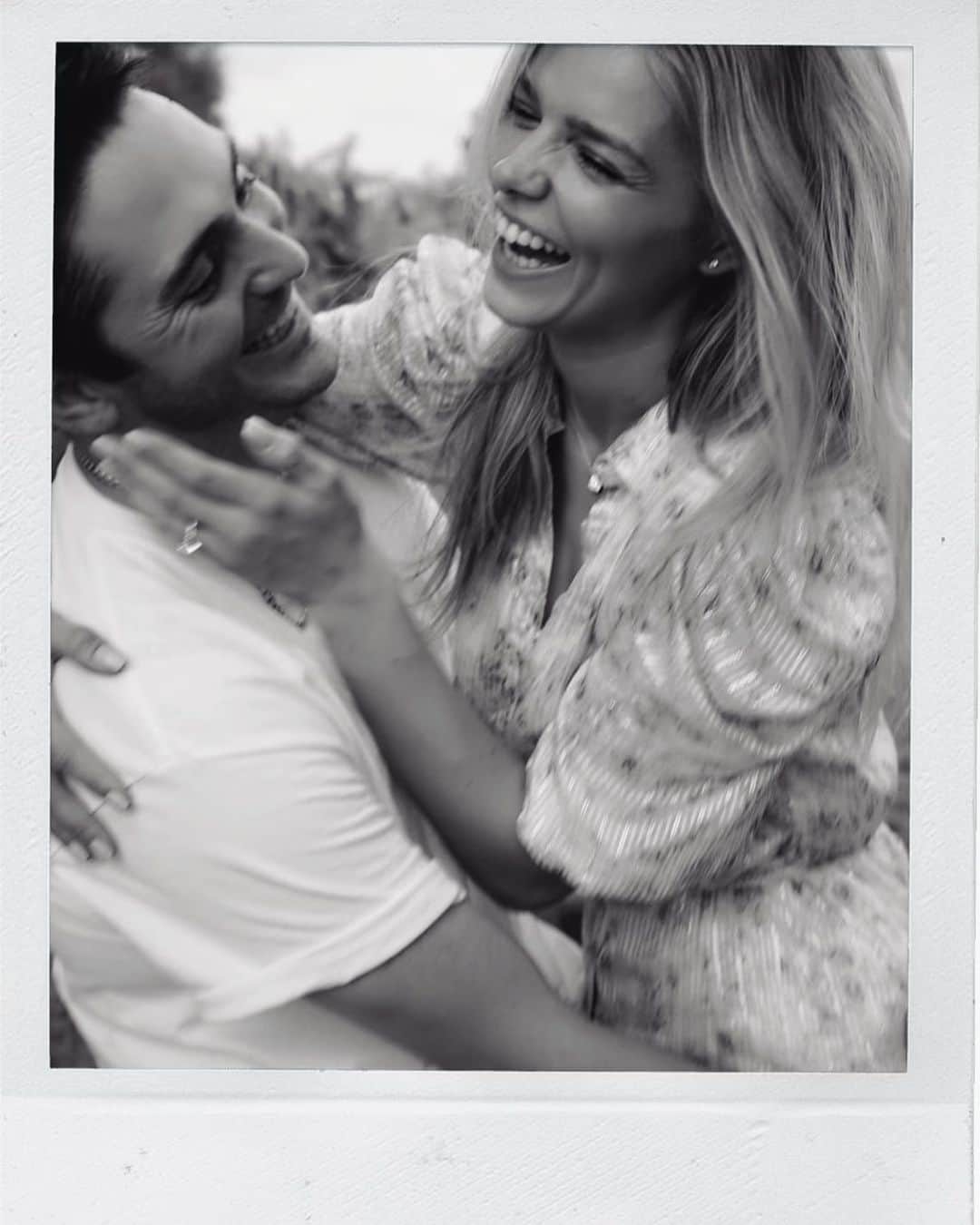 ダニエル・クヌッドソンのインスタグラム：「🎞🤍🎞 Forever Mood  I cant wait to hang out with you for the rest of my life.  @alextmarshall  Photo: @shotbymai」