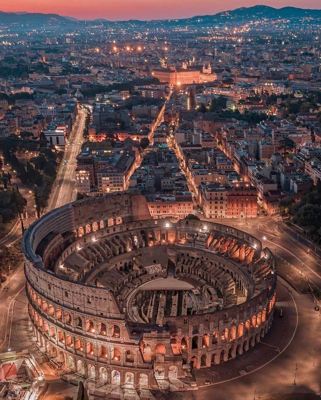 Audrey Aleen Allenのインスタグラム：「This was one of my favorite adventures of all time. We cruised the streets of Rome at night in a zippy rental, the silence was surprising after experiencing the hustle and bustle of the city during the day. So many tourists, vendors, and vehicles flooding the streets. You gain a different respect for these ancient spaces and the breathtaking architecture when you’re fully immersed in nothing but the silence and their impressive, timeless grandeur. Our bellies full of homemade pasta and good wine, we circled the colosseum over and over again, feeling insignificant against this feat of man’s creation and our thoughts were wrought with unanswered questions. Imagine the craftsmen who worked on this marvelous wonder, what their lives were like, and could they ever truly understand what it was that they were a part of? How their lives would slip away, and generation after generation, their fingerprints would remain, forever inlaid between the travertine and tufa stones..  One can’t help but feel humbled in the presence of such a thing.. Overwhelmed by a sense of awe.. Respect.. and inspiration. Imagine having your life’s work adored by men, women and children for a millennia and beyond..  This is the kind of greatness we should all aspire to reach, or to contribute to ✨ Just a little dose of inspiration to start your day 🥰😘🌹」