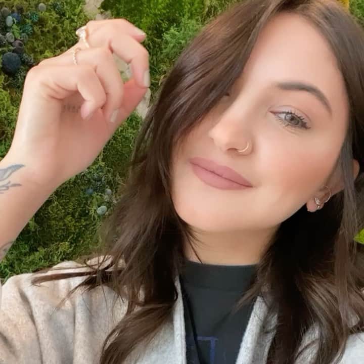 Julia Michaelsのインスタグラム：「What should my next tattoo be and where?」