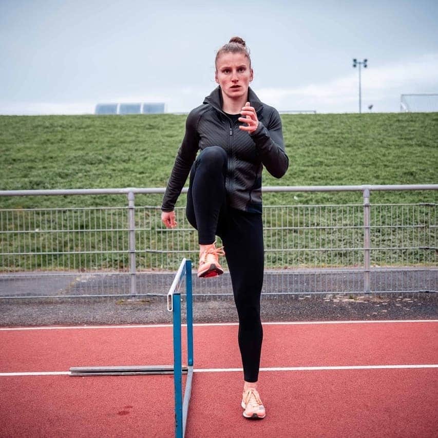 Amandine BROSSIERさんのインスタグラム写真 - (Amandine BROSSIERInstagram)「La compétition. C'est pour elle que je m'entraîne tous les jours. Alors, j'ai vraiment hâte d'être demain pour ma rentrée sur 400m à Nantes ! 💥  📸 @theobarillerk  #training #sport #competition #adidas #fight #letsgo #running」1月24日 2時30分 - amandine.brossier