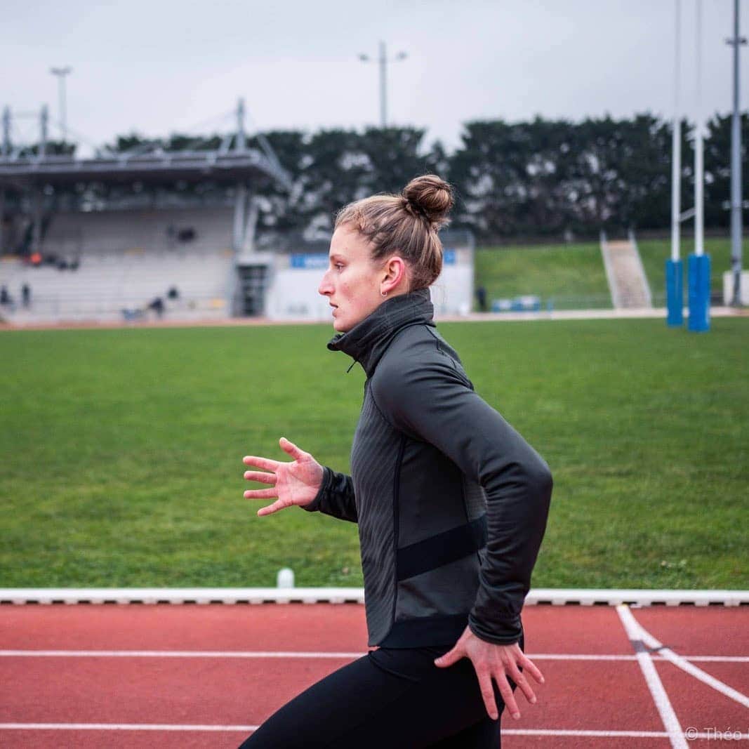 Amandine BROSSIERさんのインスタグラム写真 - (Amandine BROSSIERInstagram)「La compétition. C'est pour elle que je m'entraîne tous les jours. Alors, j'ai vraiment hâte d'être demain pour ma rentrée sur 400m à Nantes ! 💥  📸 @theobarillerk  #training #sport #competition #adidas #fight #letsgo #running」1月24日 2時30分 - amandine.brossier