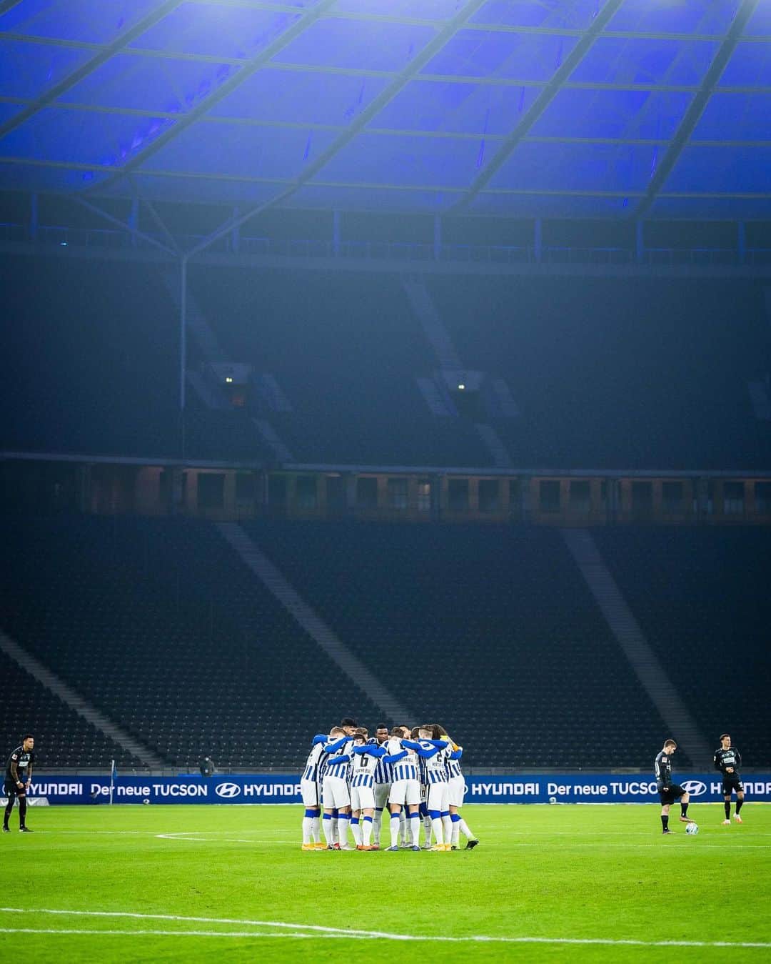 ヘルタ・ベルリンのインスタグラム：「R E S E T. ⏪ Rückrunde! 🔛 . . #BSCSVW #HaHoHe」