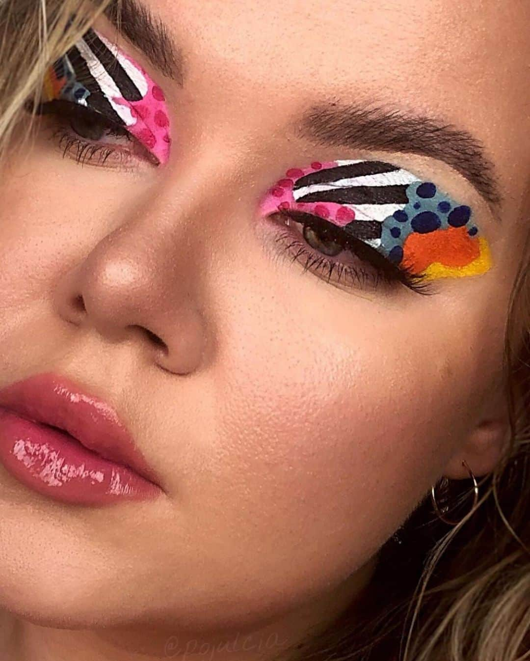 Linda Hallbergさんのインスタグラム写真 - (Linda HallbergInstagram)「Final day: Liquorice allsorts #candypackagingmakeup  This challenge has been a blast and I want to thank @salut.suzanne once again for coming up with th candy idea! I feel super inspired by all the amazing looks you have created! swipe to see some of todays looks:  Product list for my look  Base @danessa_myricks vision cream cover n03 @lhcosmetics infinity filter light @lhcosmetics Infinity Palette – Cigar, Maffei, Andromeda, Milky Way  Eyes @lhcosmetics white core crayon as a base @nyxcosmeticsnordics epic wear waterproof eyeliner white @nablacosmetics serial liner @lhcosmetics spectral palette – unknown @hudabeauty pastels mint eyeshadow palette @cosmyfy x @evelina.forsell war paint palette @danessa_myricks waterproof cream palette primary palette @milaninordics satin matte lip cream satin @lhcosmetics infinity power lash waterproof mascara  Lips @lhcosmetics Infinity glass」1月24日 2時42分 - lindahallberg