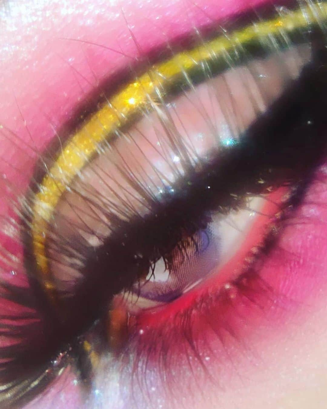 Linda Hallbergさんのインスタグラム写真 - (Linda HallbergInstagram)「Final day: Liquorice allsorts #candypackagingmakeup  This challenge has been a blast and I want to thank @salut.suzanne once again for coming up with th candy idea! I feel super inspired by all the amazing looks you have created! swipe to see some of todays looks:  Product list for my look  Base @danessa_myricks vision cream cover n03 @lhcosmetics infinity filter light @lhcosmetics Infinity Palette – Cigar, Maffei, Andromeda, Milky Way  Eyes @lhcosmetics white core crayon as a base @nyxcosmeticsnordics epic wear waterproof eyeliner white @nablacosmetics serial liner @lhcosmetics spectral palette – unknown @hudabeauty pastels mint eyeshadow palette @cosmyfy x @evelina.forsell war paint palette @danessa_myricks waterproof cream palette primary palette @milaninordics satin matte lip cream satin @lhcosmetics infinity power lash waterproof mascara  Lips @lhcosmetics Infinity glass」1月24日 2時42分 - lindahallberg