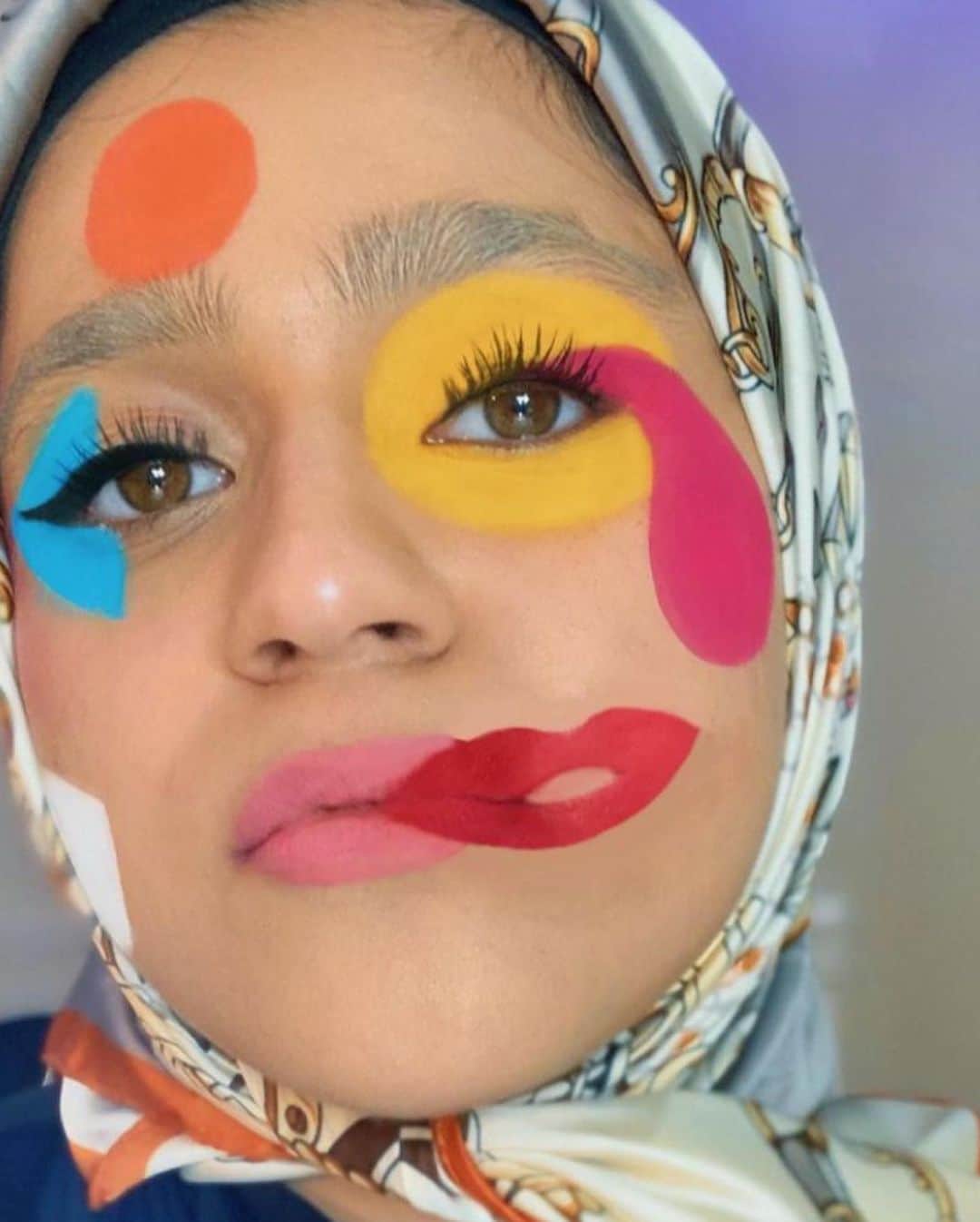 Linda Hallbergさんのインスタグラム写真 - (Linda HallbergInstagram)「Final day: Liquorice allsorts #candypackagingmakeup  This challenge has been a blast and I want to thank @salut.suzanne once again for coming up with th candy idea! I feel super inspired by all the amazing looks you have created! swipe to see some of todays looks:  Product list for my look  Base @danessa_myricks vision cream cover n03 @lhcosmetics infinity filter light @lhcosmetics Infinity Palette – Cigar, Maffei, Andromeda, Milky Way  Eyes @lhcosmetics white core crayon as a base @nyxcosmeticsnordics epic wear waterproof eyeliner white @nablacosmetics serial liner @lhcosmetics spectral palette – unknown @hudabeauty pastels mint eyeshadow palette @cosmyfy x @evelina.forsell war paint palette @danessa_myricks waterproof cream palette primary palette @milaninordics satin matte lip cream satin @lhcosmetics infinity power lash waterproof mascara  Lips @lhcosmetics Infinity glass」1月24日 2時42分 - lindahallberg