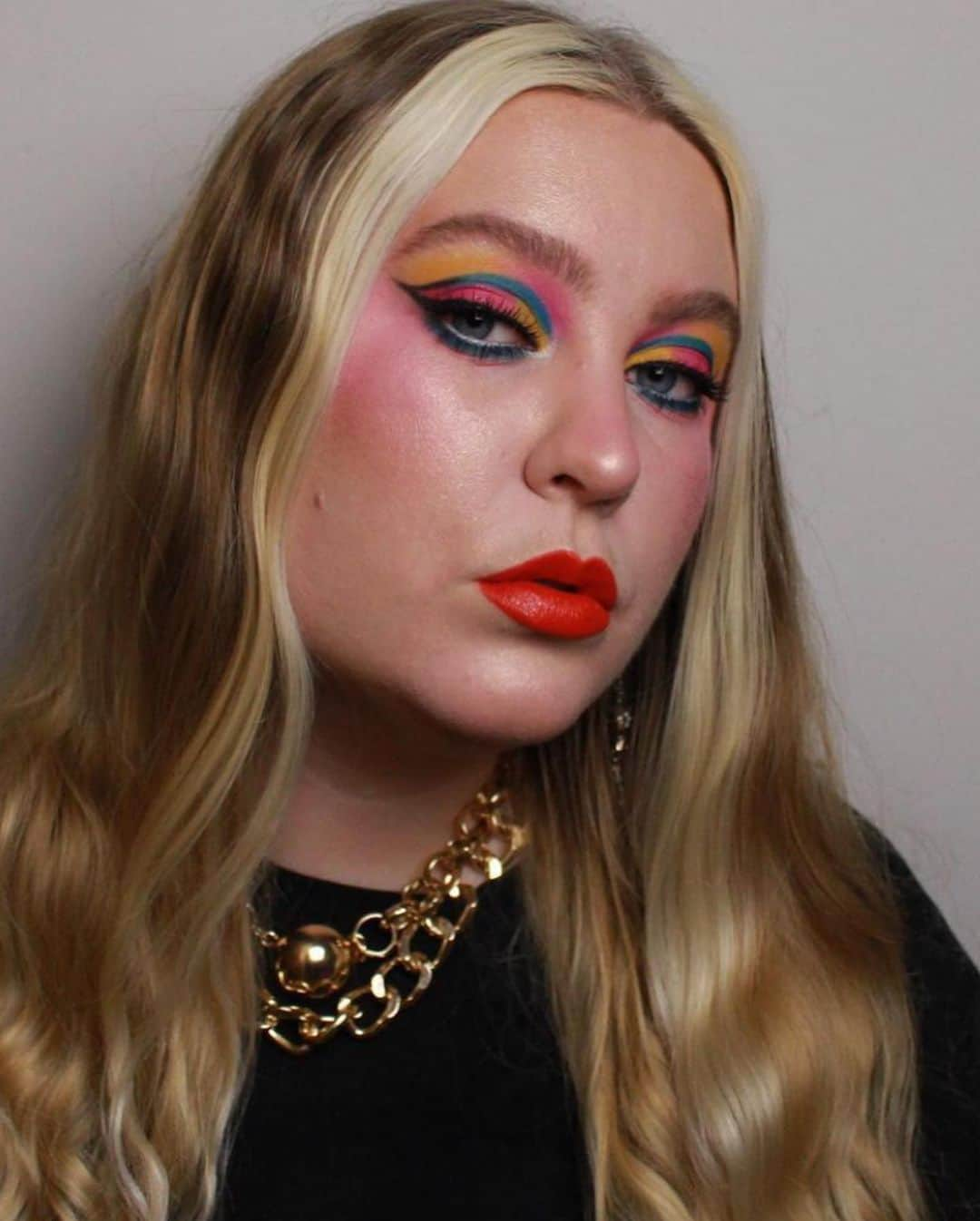 Linda Hallbergさんのインスタグラム写真 - (Linda HallbergInstagram)「Final day: Liquorice allsorts #candypackagingmakeup  This challenge has been a blast and I want to thank @salut.suzanne once again for coming up with th candy idea! I feel super inspired by all the amazing looks you have created! swipe to see some of todays looks:  Product list for my look  Base @danessa_myricks vision cream cover n03 @lhcosmetics infinity filter light @lhcosmetics Infinity Palette – Cigar, Maffei, Andromeda, Milky Way  Eyes @lhcosmetics white core crayon as a base @nyxcosmeticsnordics epic wear waterproof eyeliner white @nablacosmetics serial liner @lhcosmetics spectral palette – unknown @hudabeauty pastels mint eyeshadow palette @cosmyfy x @evelina.forsell war paint palette @danessa_myricks waterproof cream palette primary palette @milaninordics satin matte lip cream satin @lhcosmetics infinity power lash waterproof mascara  Lips @lhcosmetics Infinity glass」1月24日 2時42分 - lindahallberg