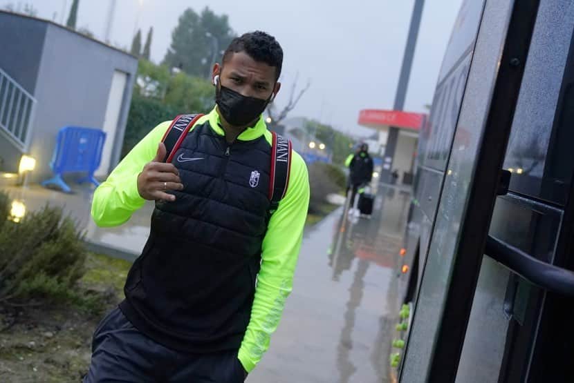 グラナダCFさんのインスタグラム写真 - (グラナダCFInstagram)「🔜 Destino Pamplona 🚍  #OsasunaGranada」1月24日 2時55分 - granadacf