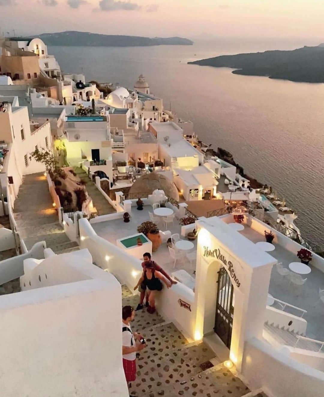 Wonderful Placesさんのインスタグラム写真 - (Wonderful PlacesInstagram)「Follow ✨@thegreek.islands✨for stunning posts like these! Follow ✨@thegreek.islands✨ . 📷 1. @voyagelover.s  2. @mehmetsert  #wonderful_places for a feature ❤️」1月24日 3時04分 - wonderful_places