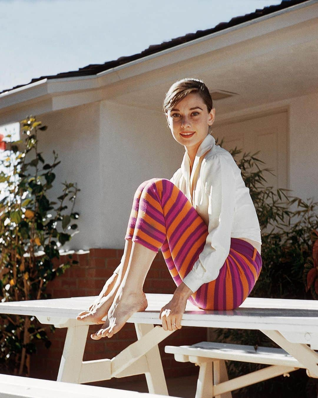 Harper's BAZAARさんのインスタグラム写真 - (Harper's BAZAARInstagram)「#AudreyHepburn may be best known for her iconic style and timeless Hollywood roles, but a new documentary, ‘Audrey’—available now on demand—explores the deeper, less familiar sides of the silver screen legend. Director Helena Coan “really wanted to sort of deconstruct this myth of who [Audrey Hepburn] was,” Emma Ferrer (@ekhferrer), Hepburn’s granddaughter, tells BAZAAR. Tap the link in bio to read our full conversation with Ferrer where she reflects on the star’s iconic legacy, her deep insecurities, and the new documentary.」1月24日 8時39分 - harpersbazaarus