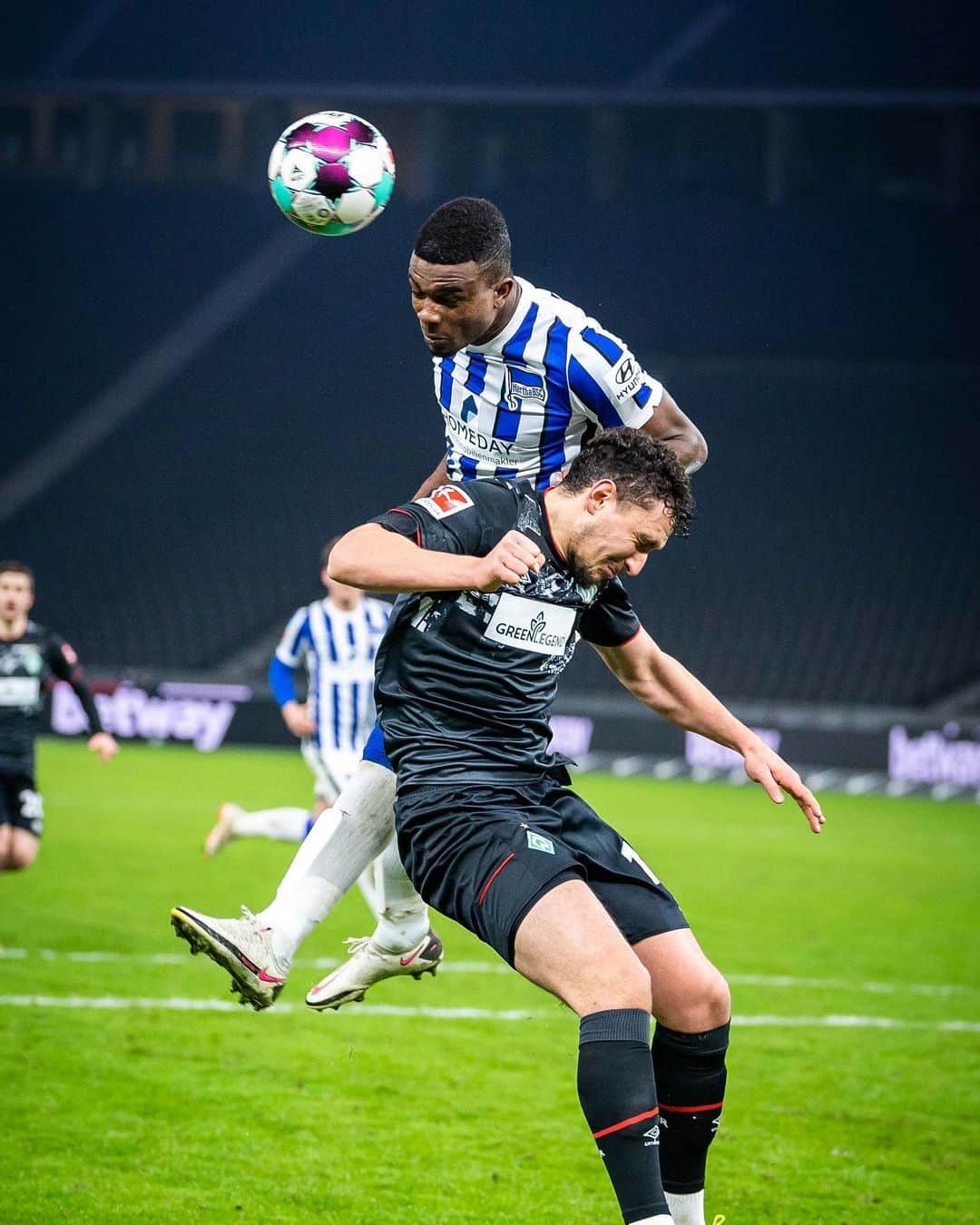 ヘルタ・ベルリンのインスタグラム：「Wichtig!!! ⚡️ . . #BSCSVW #HaHoHe #herthabsc」