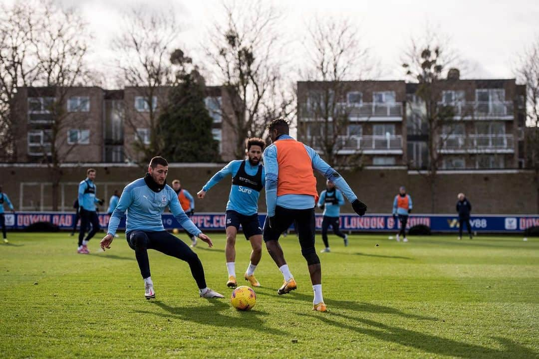 ジョエル・ワードのインスタグラム：「Eyes on the prize 👀👀 @cpfc」