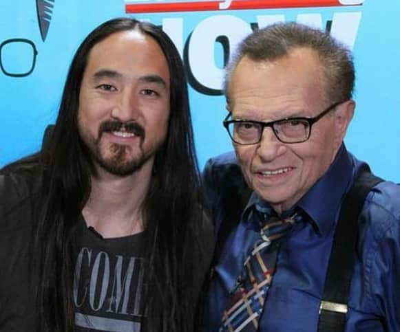 スティーヴ・アオキさんのインスタグラム写真 - (スティーヴ・アオキInstagram)「Rest In Peace Larry King. 💔I  grew up watching your interviews and never thought it would happen with me. Such an honor to have sat across the table from u. Legends never die」1月24日 4時00分 - steveaoki