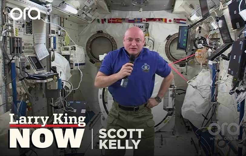 スコット・ケリーのインスタグラム：「if I'm going to learn, I must do it by listening—Larry King  Was honored  to be interviewed by @kingsthings while I was in space for my yearlong mission. He was a master at his craft—a leader—because he knew not to assume he knew everything. #RIPLarryKing」