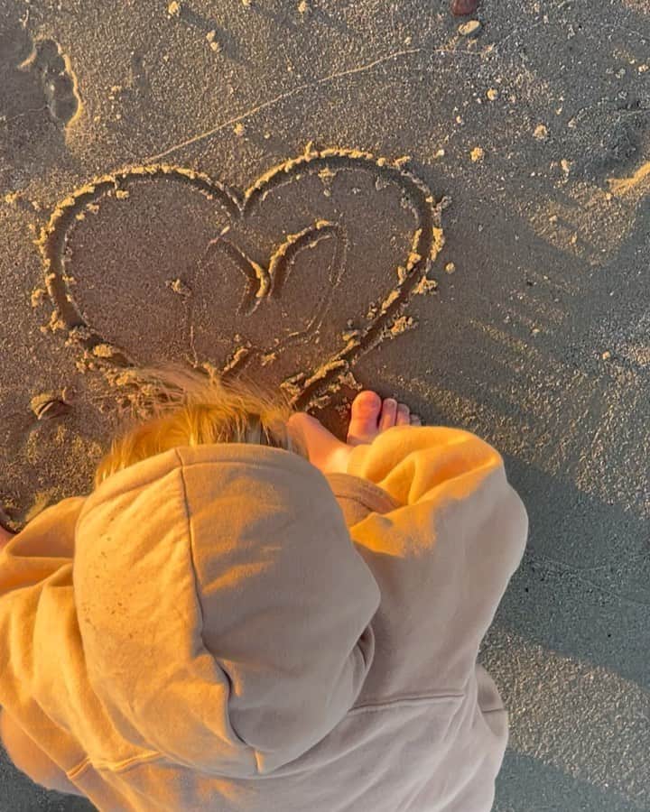 ストーミ・ヘンレイのインスタグラム：「Love letter from the sweetest little soul💛」