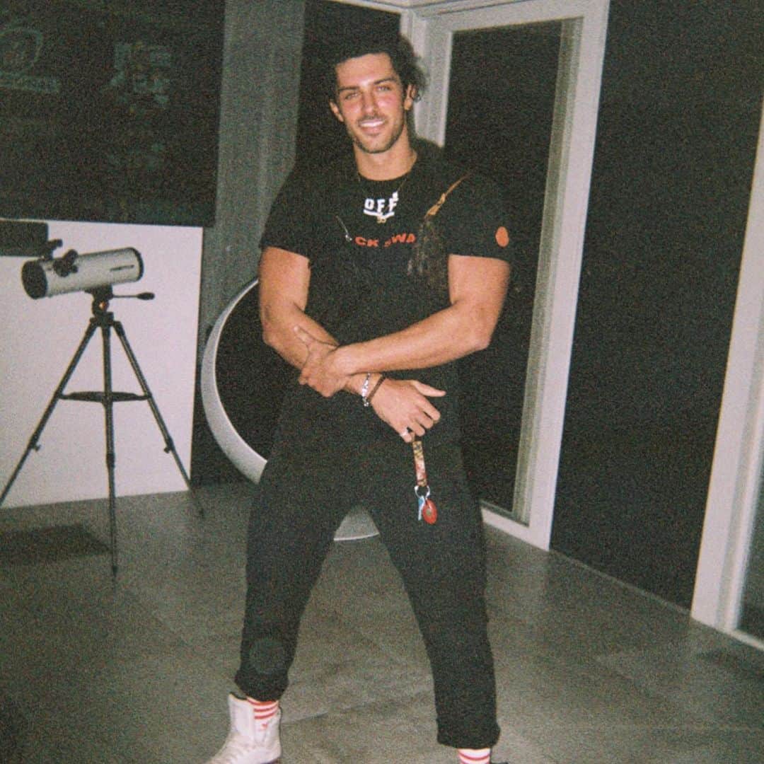 Steven Kellyのインスタグラム：「Disposable geeks ⚡️」