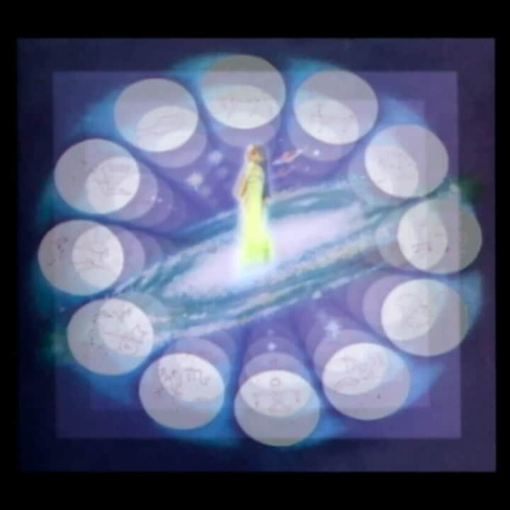 UNIFのインスタグラム：「ʟisten to unif’s most trusted astrologist ⋆✦⋆ @_hour_of_star_ ‘s ★ Cʟarity Mix featuring ⋆ @nailah.hunter ♪ song ♪ Ruins from her album “ Speʟʟs ” ⤹ soundcloud.com/UNIFradio    ・・・ ʟinks in story ・・・」