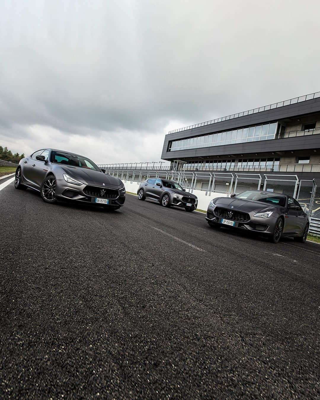 マセラティさんのインスタグラム写真 - (マセラティInstagram)「High-revving, twin-Turbo V8 engines are at the heart of the Trofeo collection. #MaseratiGhibliTrofeo #MaseratiQuattroporteTrofeo #MaseratiLevanteTrofeo #Maserati #TheArtOfFast」1月24日 5時19分 - maserati