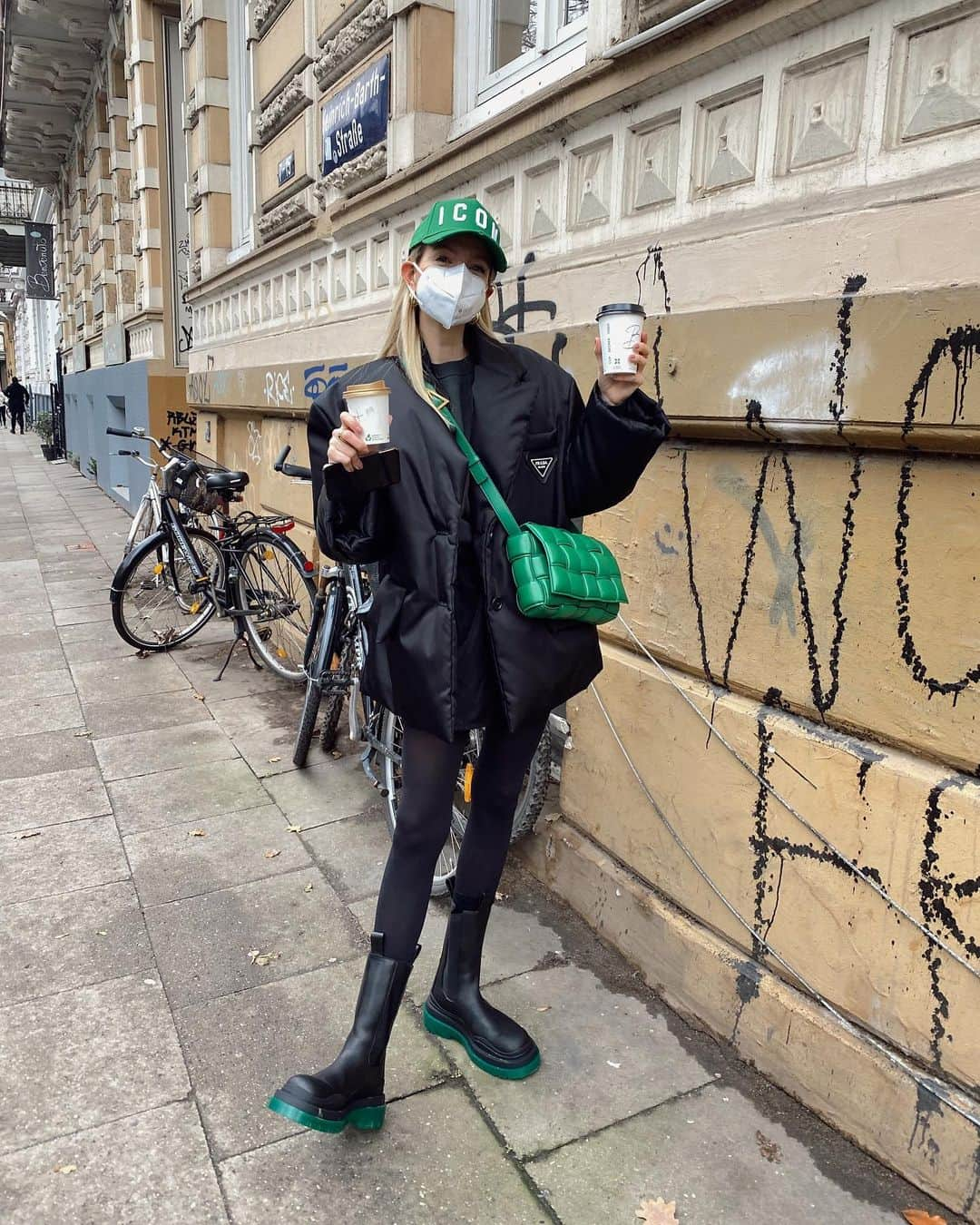 レオニー・ハンネさんのインスタグラム写真 - (レオニー・ハンネInstagram)「Some more from my fav morning 💚  #bottegaveneta #prada #ootd」1月24日 5時29分 - leoniehanne