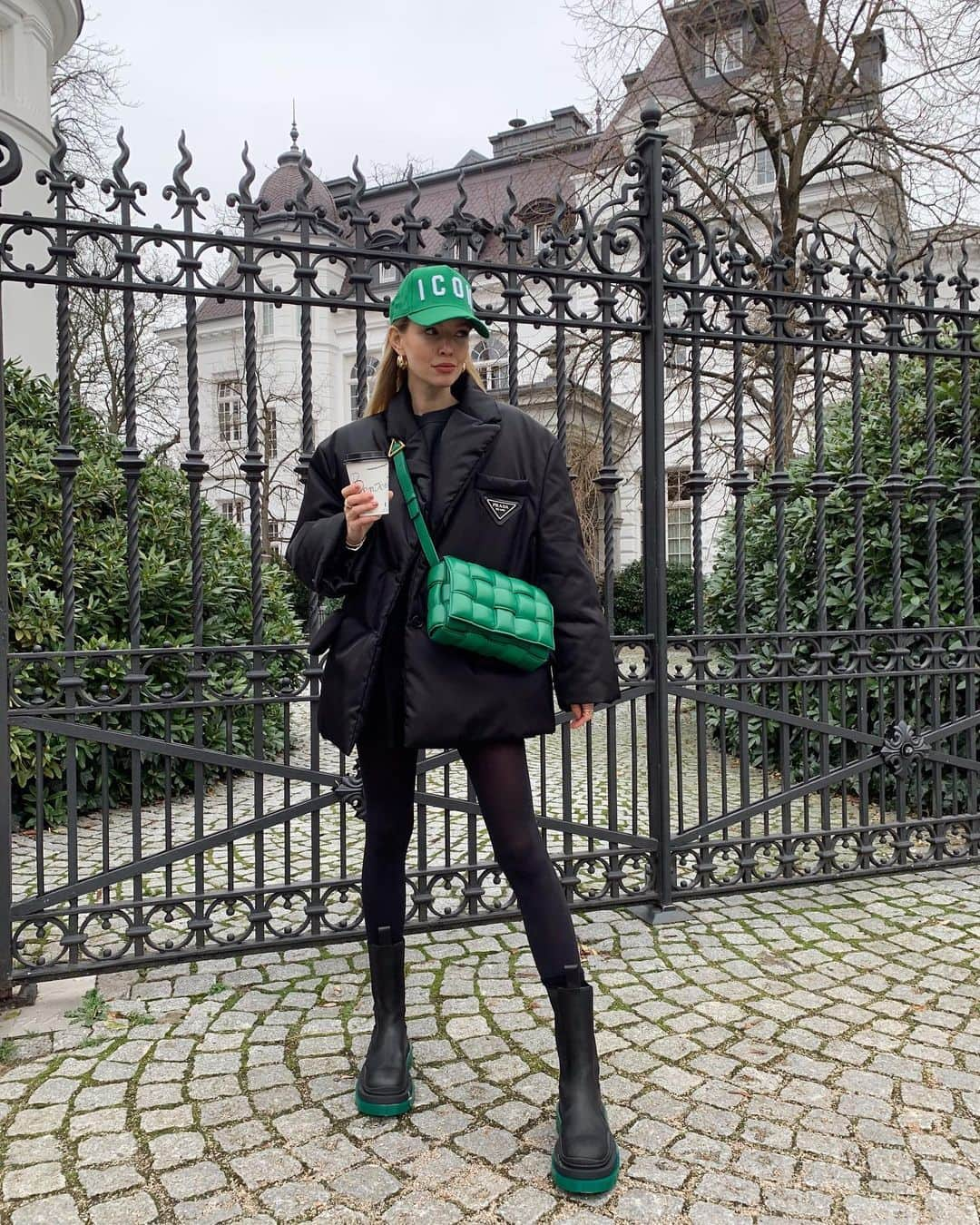 レオニー・ハンネさんのインスタグラム写真 - (レオニー・ハンネInstagram)「Some more from my fav morning 💚  #bottegaveneta #prada #ootd」1月24日 5時29分 - leoniehanne