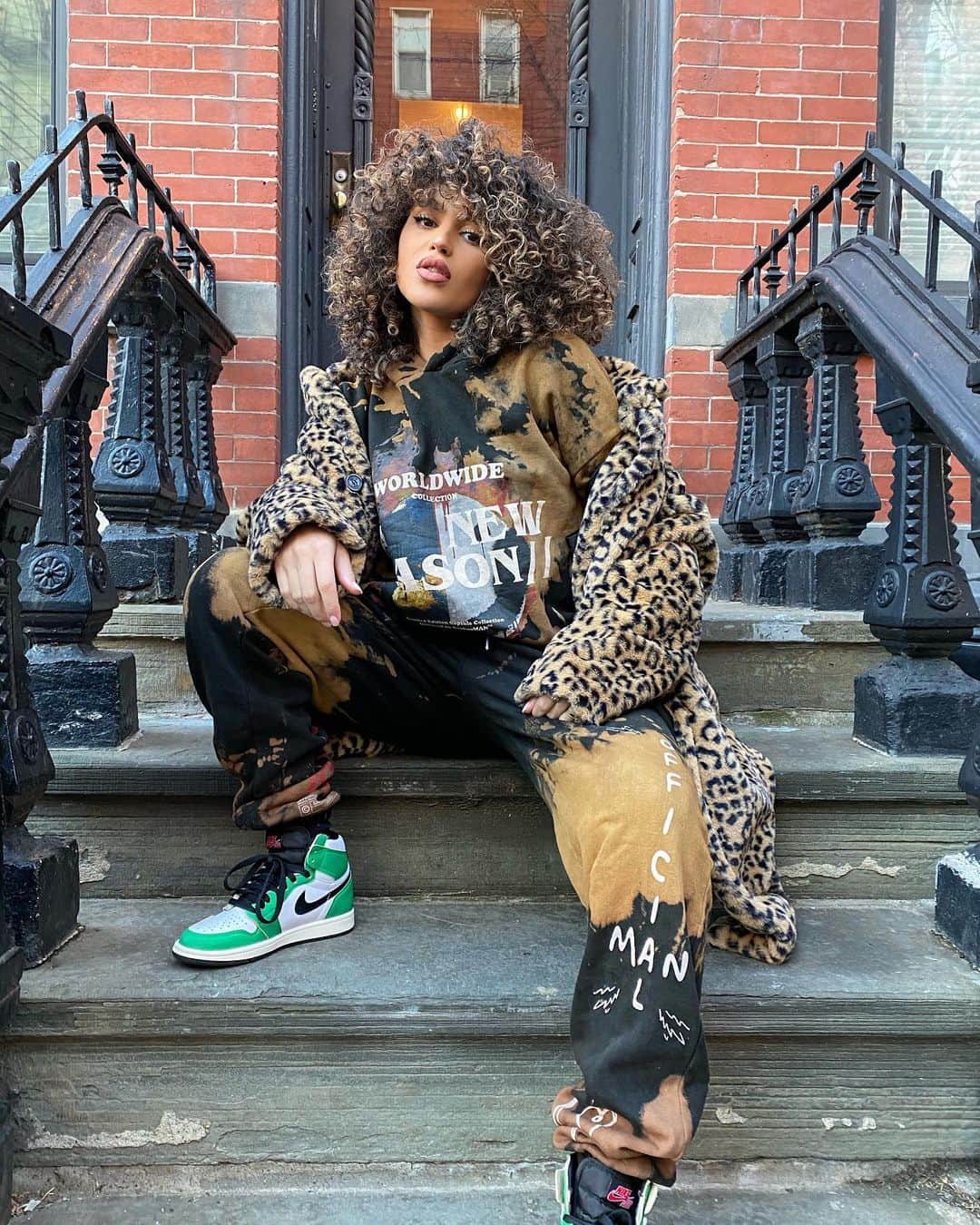 Val Mercadoのインスタグラム：「Hello Brooklyn 💫@boohoomanofficial」