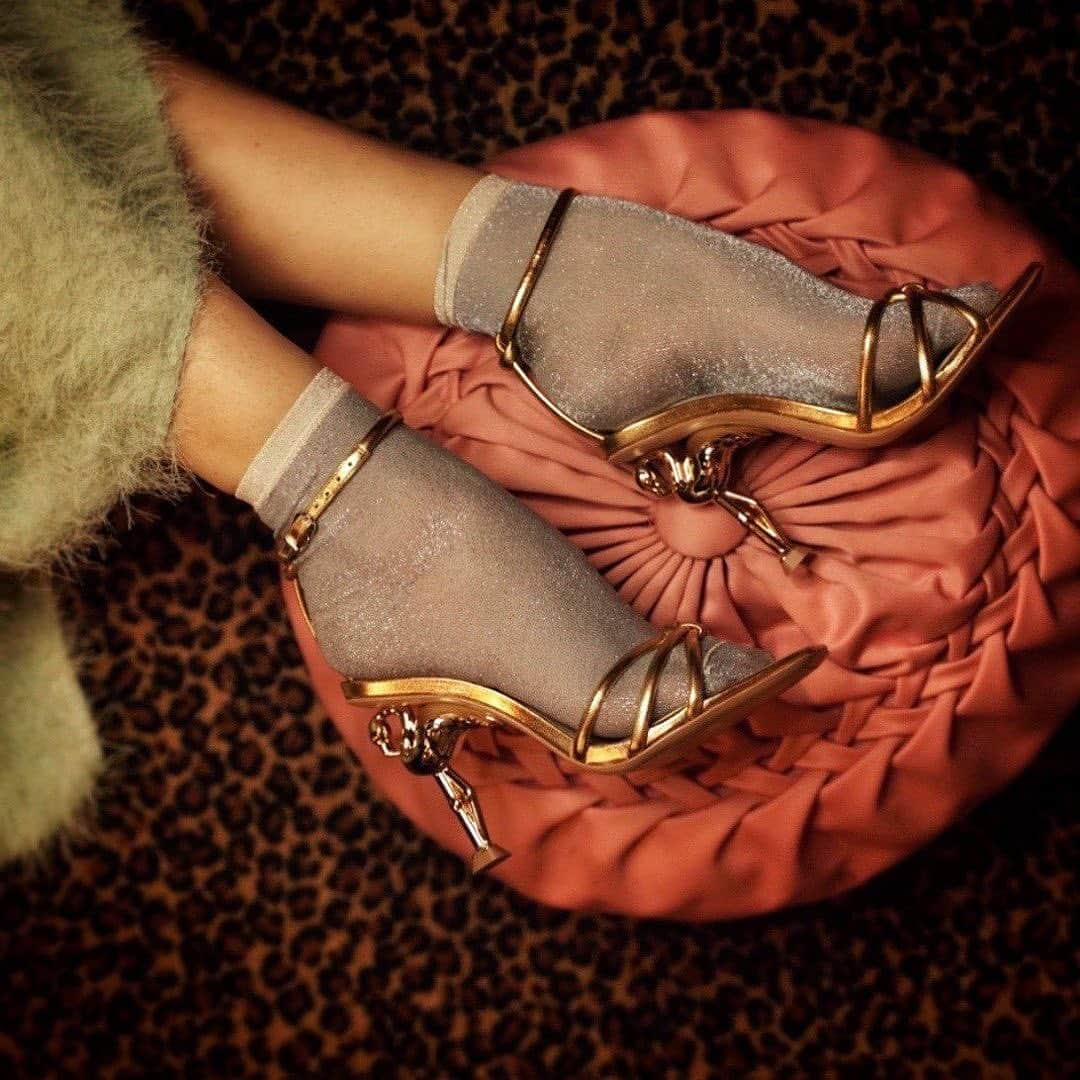 SOPHIA WEBSTERさんのインスタグラム写真 - (SOPHIA WEBSTERInstagram)「Hold up… It’s 'Flo' time! 🖐🦩✨⁣⁣ ⁣⁣ 📸 @stella_rose_cherry we have flamingo in love with this! 🥰🙌 ⁣⁣ #SophiaWebster #SophiaWebsterFlamingo」1月24日 5時47分 - sophiawebster