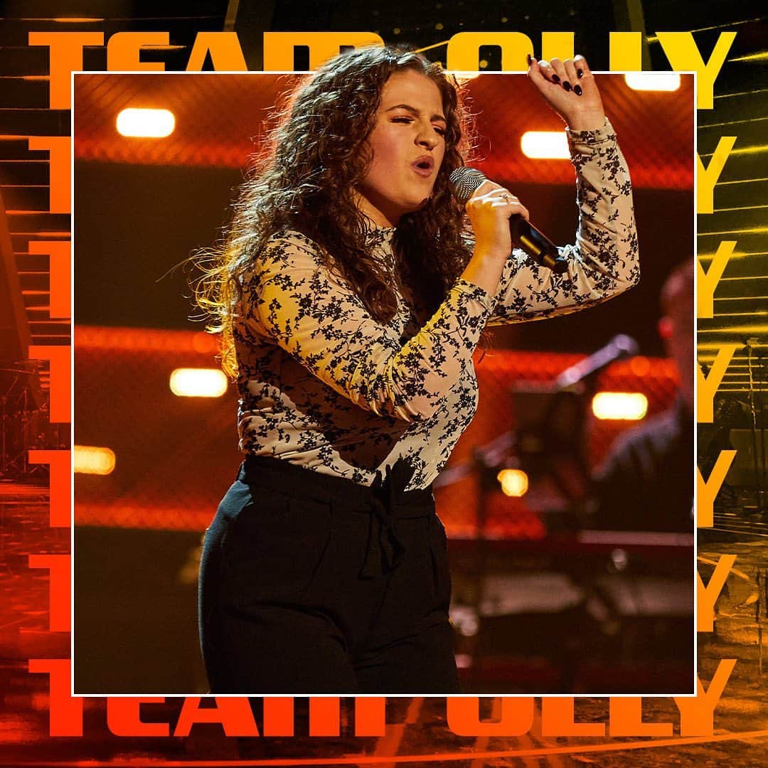 オリー・マーズのインスタグラム：「Still sat here shocked know one else turned for @leahhcobb She is ONLY 16 and has such confidence on that stage! Such a cool, fun audition! Lovedddddd it! So quirky 👌🏻👌🏻👌🏻👌🏻 welcome to #teamOlly」