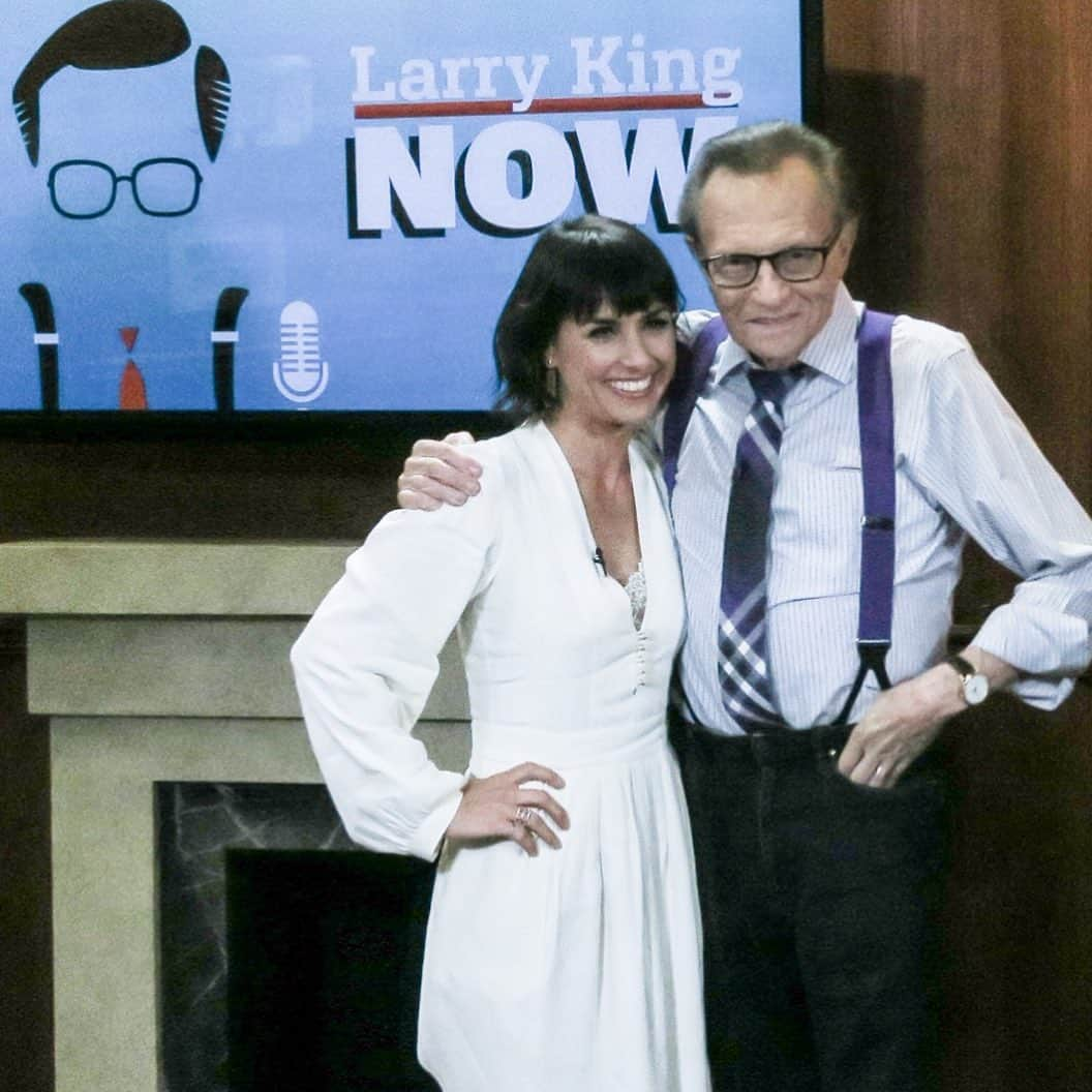 コンスタンス・ジマーさんのインスタグラム写真 - (コンスタンス・ジマーInstagram)「It was an honor and felt like a “rite of passage” getting interviewed by the legend #larryking. I am so grateful for this experience and to have met him and his kind spirit. #rip」1月24日 6時07分 - constancezimmer