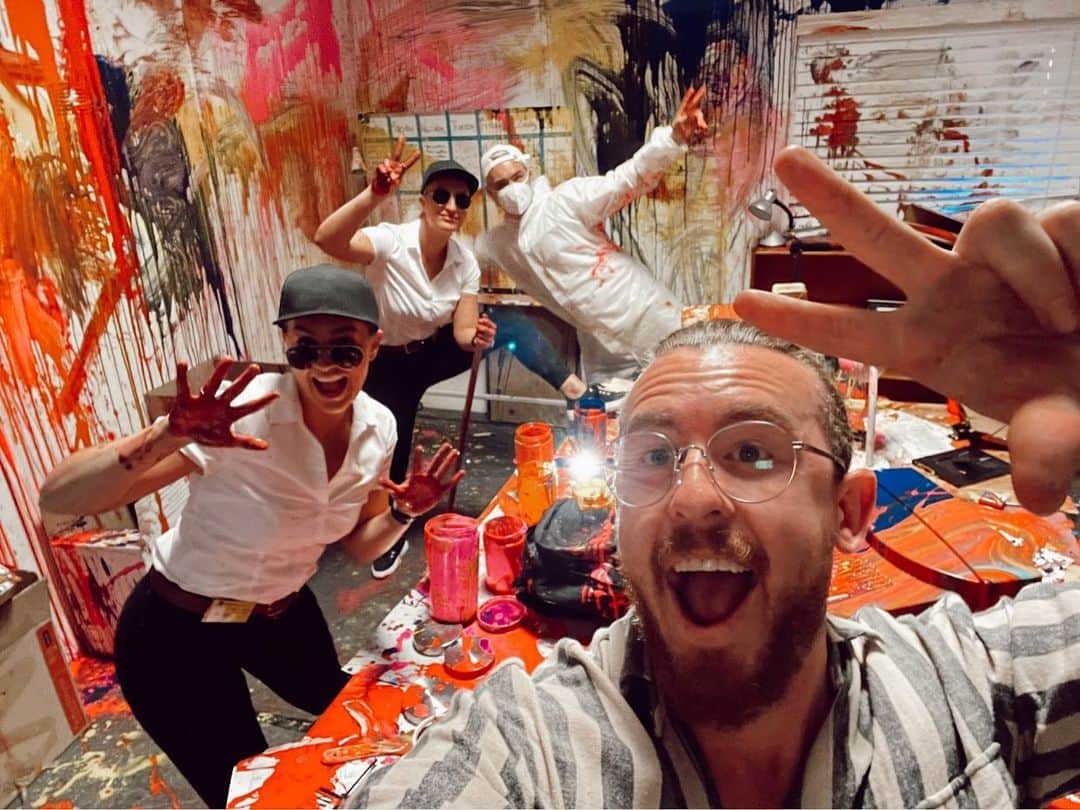 シェパードのインスタグラム：「Our final video clip for our last single M.I.A from ‘Kaleidoscope Eyes’ out Feb 26 ✌🏼」