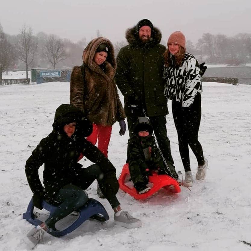 ベン・ソーンダースさんのインスタグラム写真 - (ベン・ソーンダースInstagram)「With my fam in the snow #besafe #famsaunders #freezing」2月8日 1時13分 - bensaundersmusic