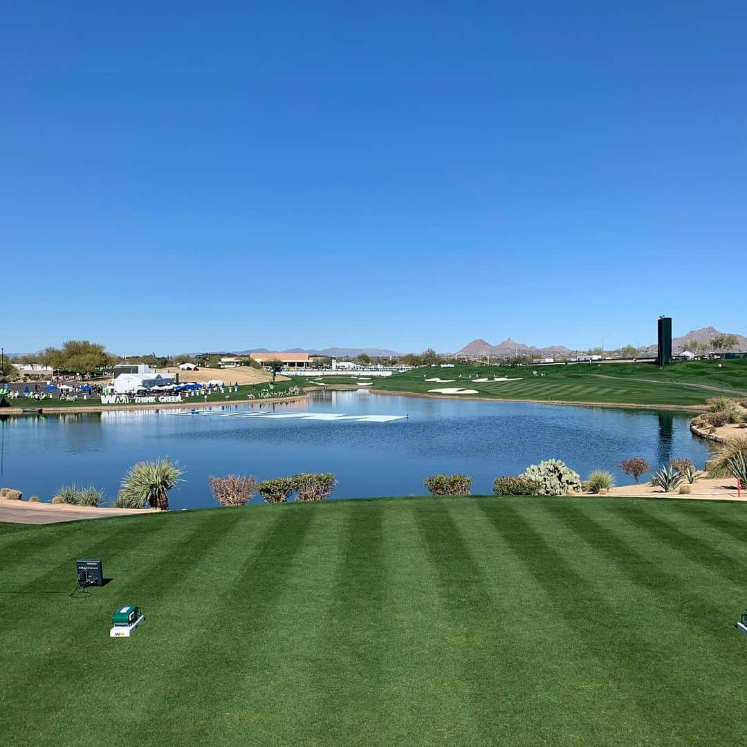 バッバ・ワトソンさんのインスタグラム写真 - (バッバ・ワトソンInstagram)「CONTEST CLOSED // WINNERS @b.aquinn @matt__roe1 @ryrybeats Congrats!! // Final round @wmphoenixopen and your last chance to grab some swag...  @linksoul Duffel Bag, @stancesocks, @cbdmd.usa gummies, sleeves of @titleist prov1 + prov1x, @pingtour hat & water bottle and your choice of Linksoul gear (winners receive $250 gift card to linksoul.com)  To enter:     •    Follow Me     •    Like this post      •    Tag 3 friends in the comments  Three random winners announced here after the tournament. #CouldaBeenOn16 #WMPhoenixOpen」2月8日 1時11分 - bubbawatson