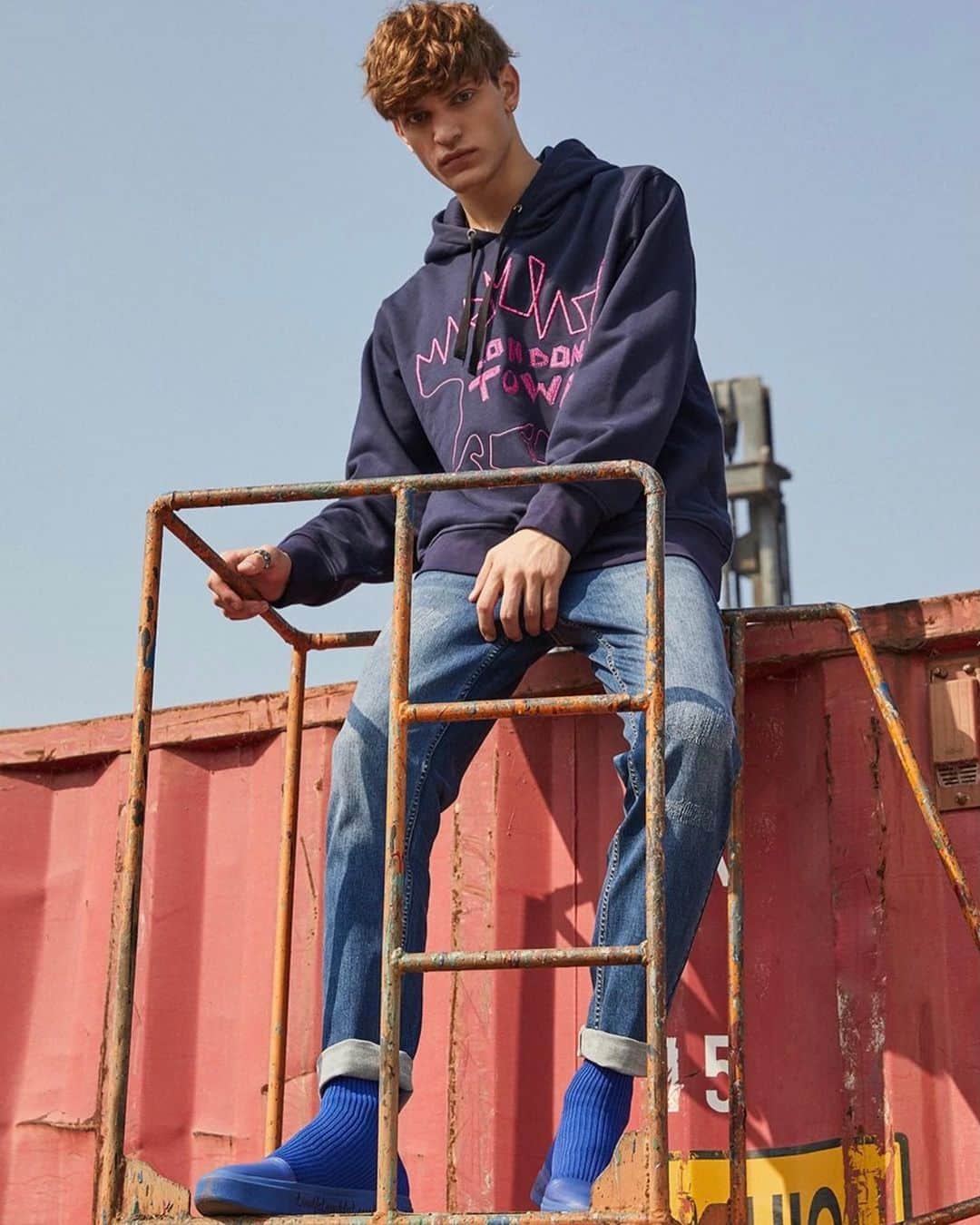 マークファストのインスタグラム：「SS21 London Town sweatshirt 🇬🇧 #markfast #londontown #ss21 #menswear」