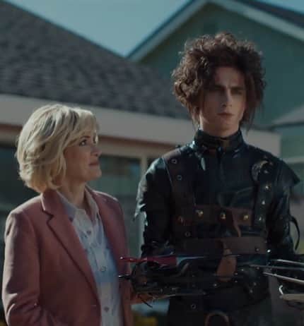 Just Jaredさんのインスタグラム写真 - (Just JaredInstagram)「#WinonaRyder reprises her role as Kim and @tchalamet plays Edward’s son Edgar in Cadillac’s #EdwardScissorhands #SuperBowl ad! Tap this picture in the LINK IN BIO to watch. #TimotheeChalamet Photo: YouTube」2月8日 1時26分 - justjared