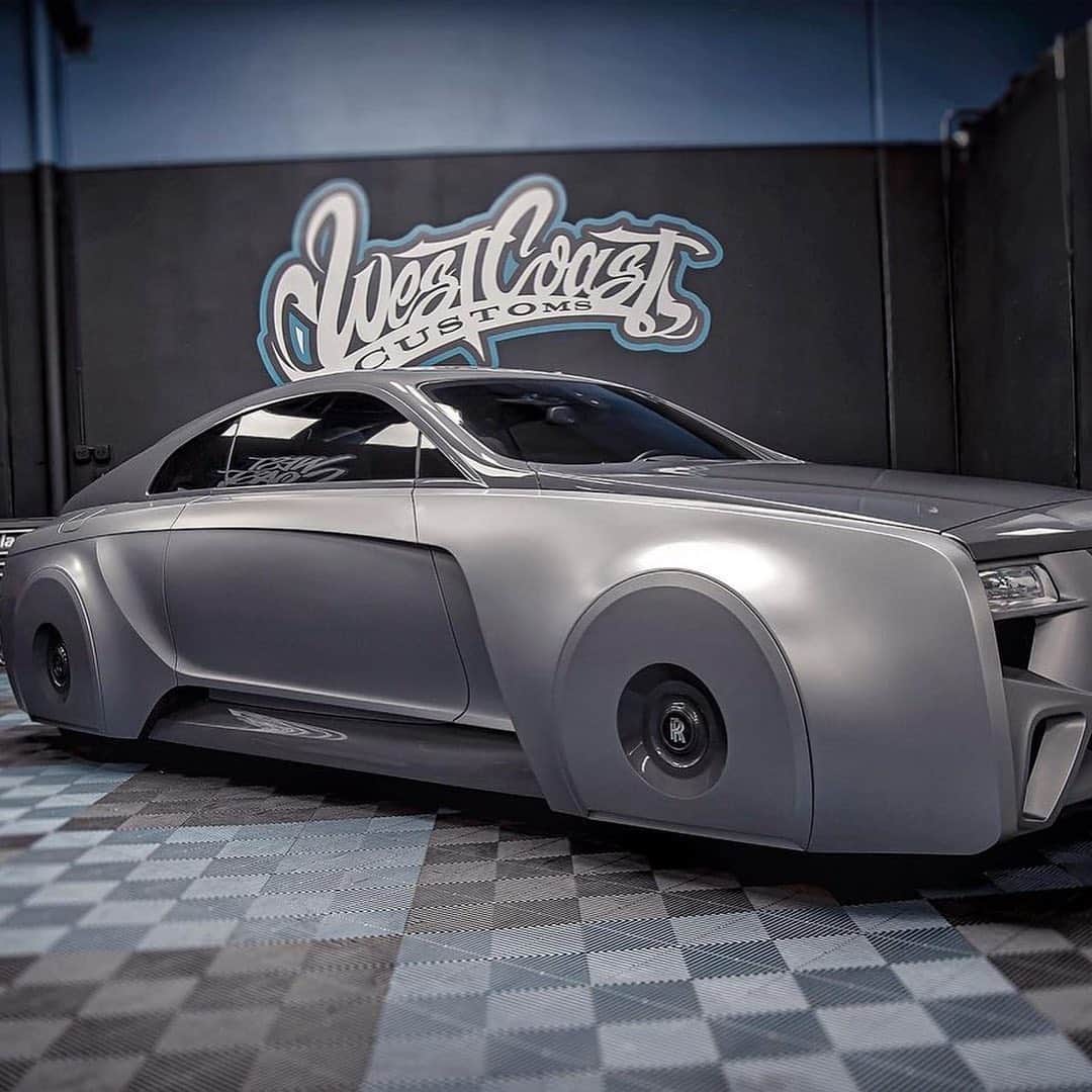 CARLiFESTYLEさんのインスタグラム写真 - (CARLiFESTYLEInstagram)「Thoughts on this custom Rolls Royce by @westcoastcustoms for @justinbieber ? #carlifestyle」2月8日 1時49分 - carlifestyle
