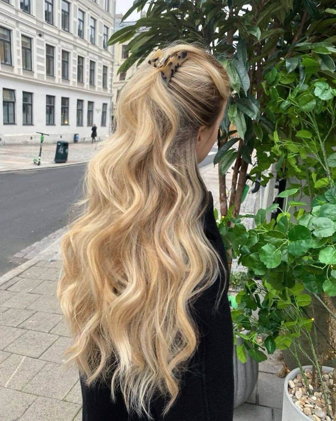 ghd hairさんのインスタグラム写真 - (ghd hairInstagram)「Rapunzel would be jealous of these beautiful tresses 💁‍♀️ @gevir   #ghd #ghdhairpro #hairgoals #blondewaves #longtresses #longhair #blondehair」2月8日 1時41分 - ghdhair