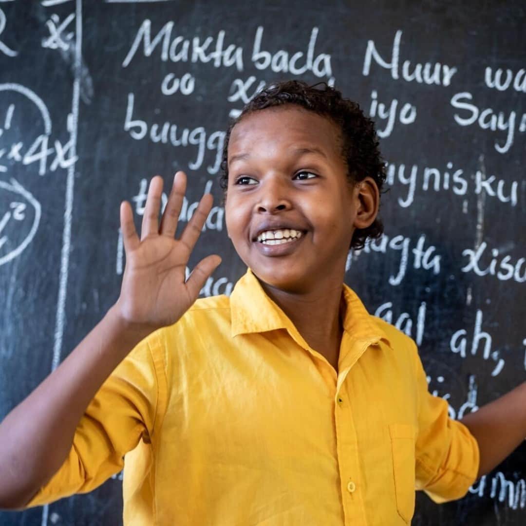 unicefさんのインスタグラム写真 - (unicefInstagram)「“It is important to build my mind to attain my future goals,” says Abdikarim from Somalia on the importance of going to school. “When I grow up, I want to be a doctor or an engineer.”   For millions of children, education is more than the right to learn - it’s a lifeline and the hope of a better, more promising future. As COVID-19 continues to disrupt learning, getting students - especially the most vulnerable - back to school as quickly and as safely as possible must be a top priority.  © UNICEF/UN0405632/Taxta」2月8日 1時45分 - unicef