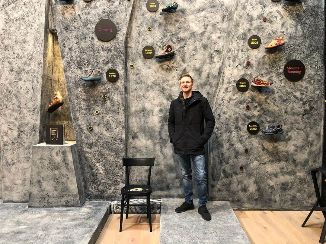 ヤコブ・シューベルトさんのインスタグラム写真 - (ヤコブ・シューベルトInstagram)「Short visit at @lasportivagram headquarters. It was interesting to see the place where the magical climbing shoes are made! Thanks for the tour 🙏」2月8日 1時47分 - jakob.schubert