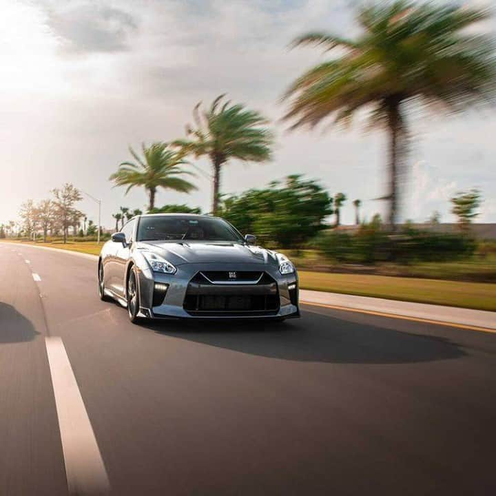 Nissanさんのインスタグラム写真 - (NissanInstagram)「What motivates you the most? Share with us below! #NissanGTR #Nissan 🚗 @_hatzilla_ 📷 @alecparisphotography」2月8日 2時00分 - nissan