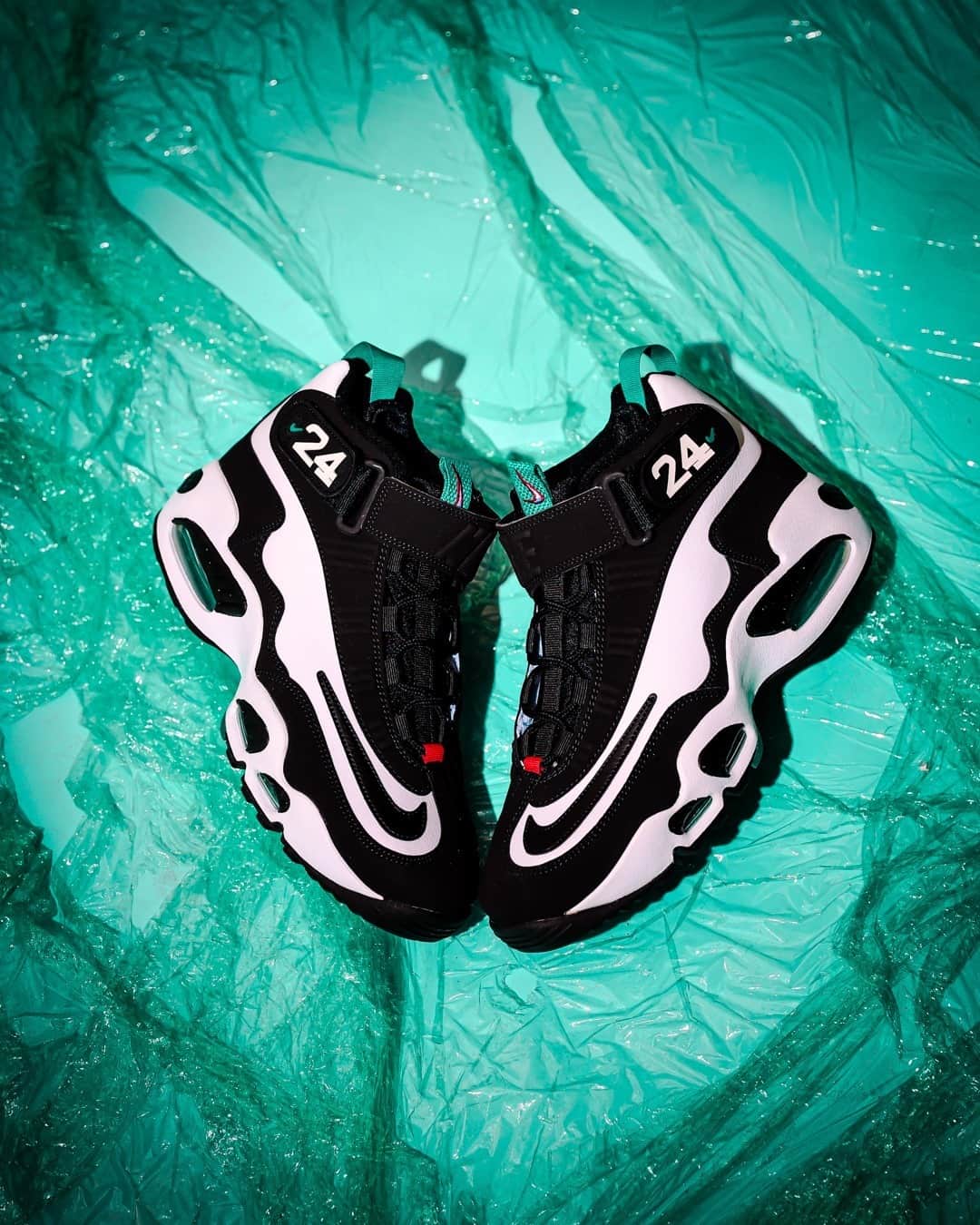 Foot Lockerのインスタグラム：「The Kid ⚾ #Nike Air Griffey Max 1 'Freshwater' launches February 15th online & in-store.」