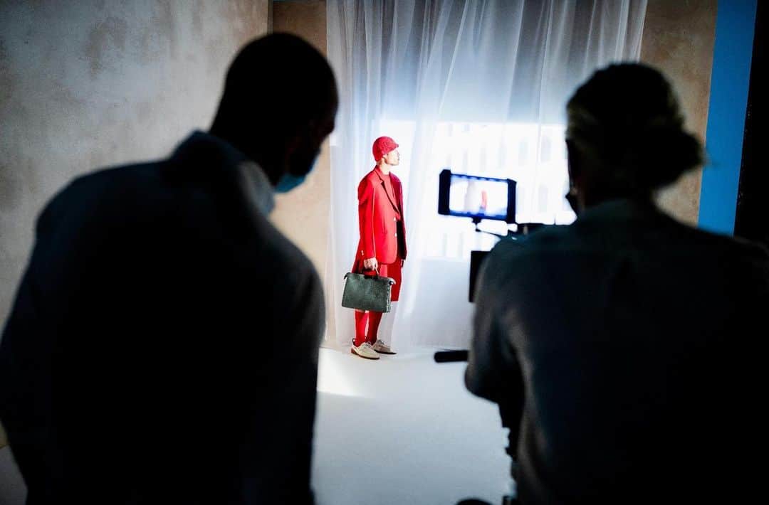 Fendiのインスタグラム：「#FendiSS21 in focus. A glimpse behind the scenes of our latest campaign photoshoot.」
