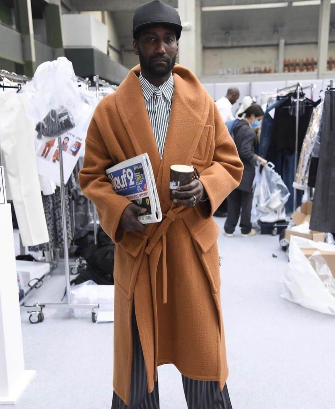 のインスタグラム：「Sunday mornings - backstage at @louisvuitton」