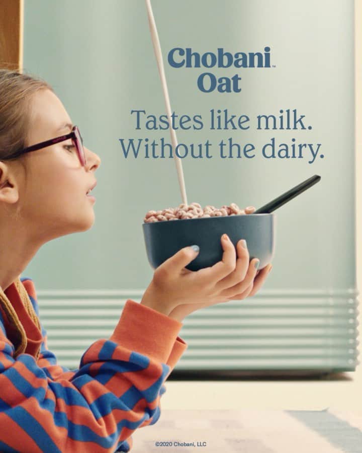 Chobaniのインスタグラム：「Almost spilled the almost milk. But saved the day with our cereal bowl. Chobani Non-dairy Oatmilk. Creamy and delicious like milk, with none of the dairy. (Or spills).」