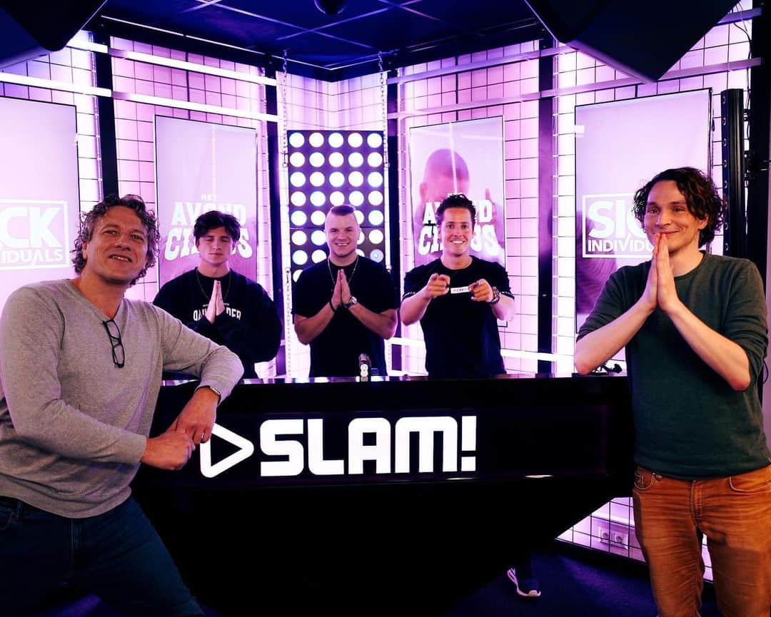 SICK INDIVIDUALSのインスタグラム：「Radio support all over! Spreading the Miss You vibes! #slam @slamofficial」