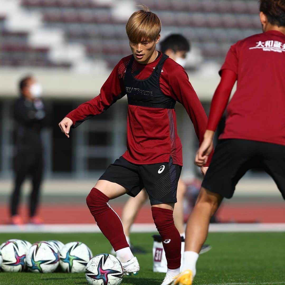 古橋亨梧さんのインスタグラム写真 - (古橋亨梧Instagram)「day 4 💪✨ #visselkobe#okinawa#2021」2月7日 18時05分 - kyogo_furuhashi