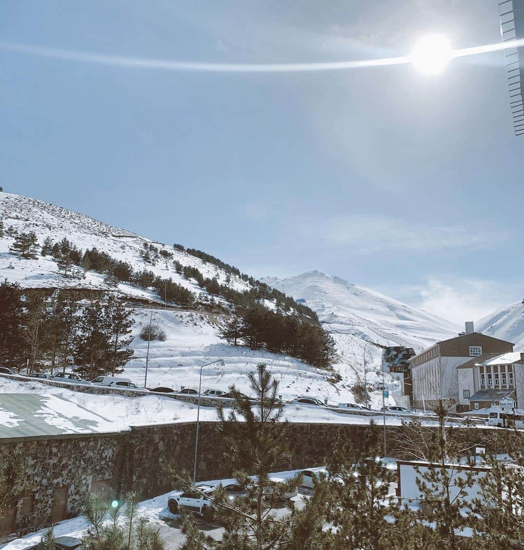 ズザンナ・ヤカボスのインスタグラム：「🏔」