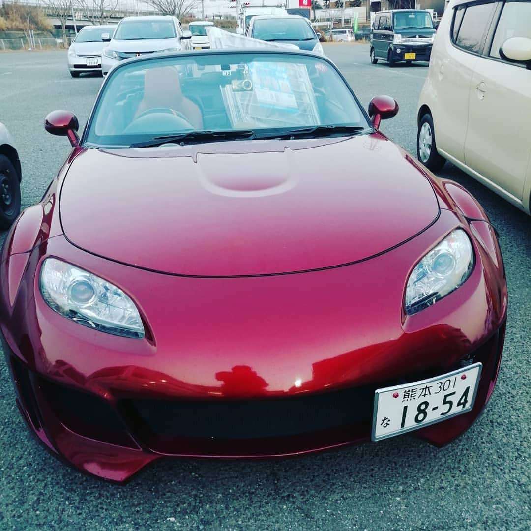 出口博幸さんのインスタグラム写真 - (出口博幸Instagram)「買い物を頼まれ、物干し買ったが、よく考えたら、車に入らない‼️😭寒い中オープンはアホですが仕方ない‼️皆さん計画的に #ロードスター #荷物入らない #寒い」2月7日 18時01分 - deguchi_hiroyuki